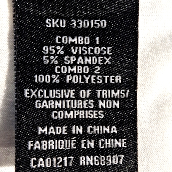 le chateau Sleeveles Stretchy Top with Gorgette Asimetrical Drape - Picture 8 of 9